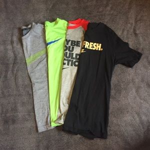 4 NIKE T-shirts